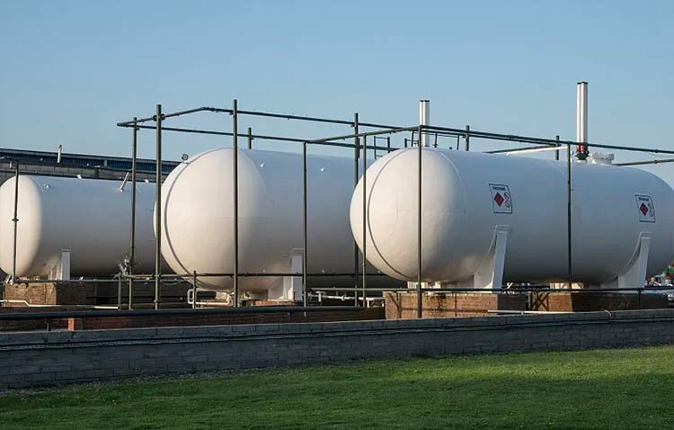 For medium- and low-temperature pressure vessel, boiler, and storage tank structures.